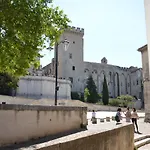 Face Au Palais Des Papes